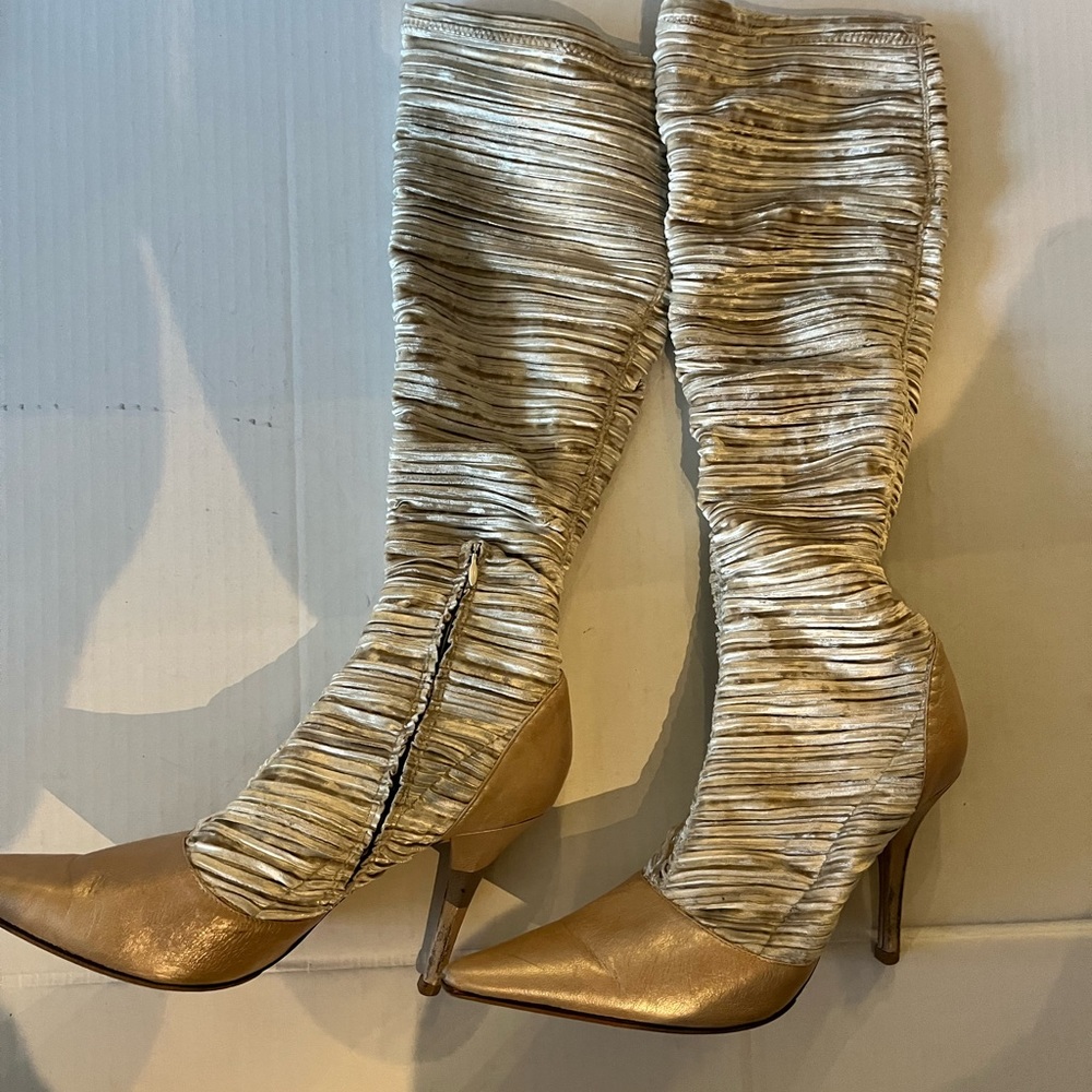 Hype Boots - Picture 2 of 6